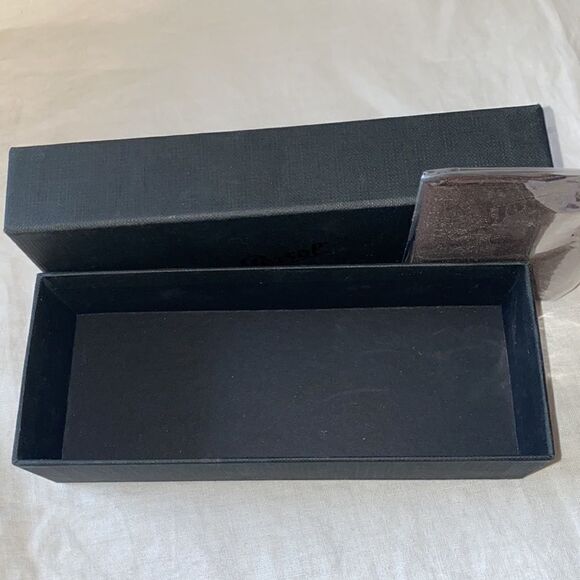 PERSOL Box and Cleaning Cloth - Picture 2 of 3